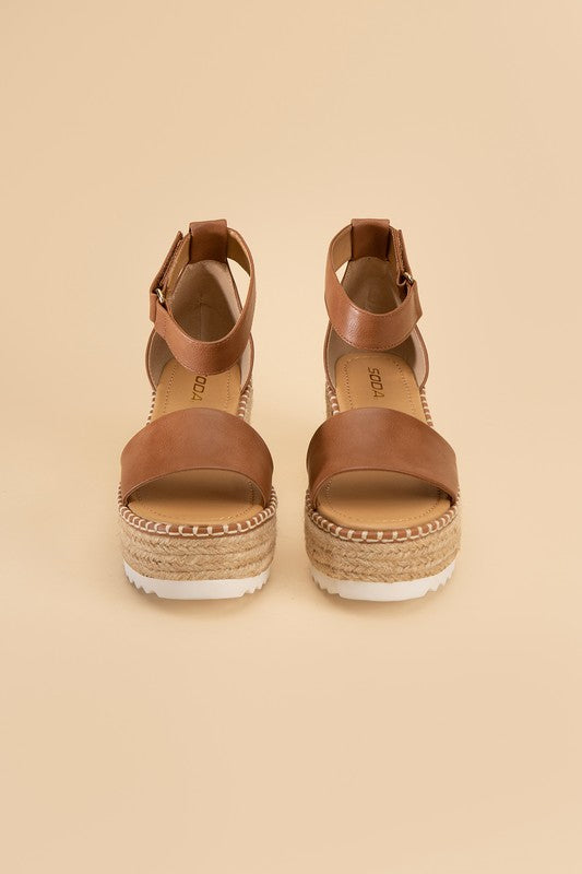 Tuckin - Platform Sandals
