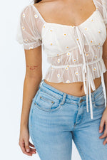 SHORT SLEEVE RUCHED EMBROIDERY CROP TOP
