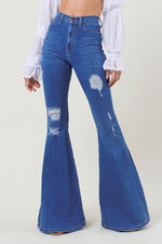 HIGH RISE DISTRESSED FLARE
