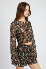 BELLL SLEEVE CROPPED TOP