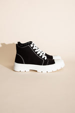 Cass Lace up Sneakers